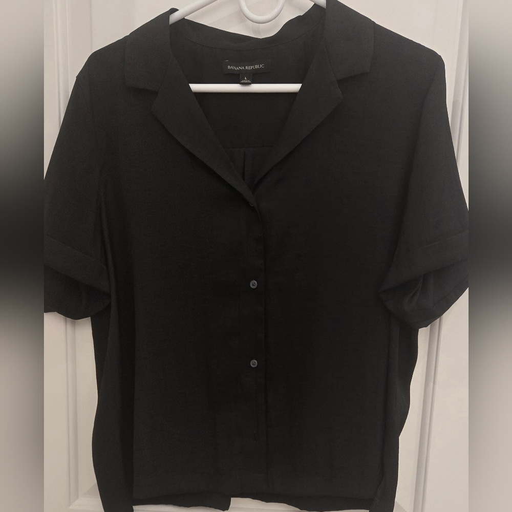 Banana Republic Camp Collar 100% Polyester Short Sleeve Shirt, NWOT